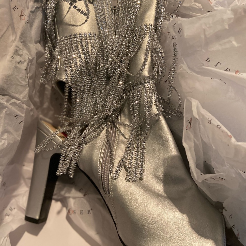 Women’s shoes